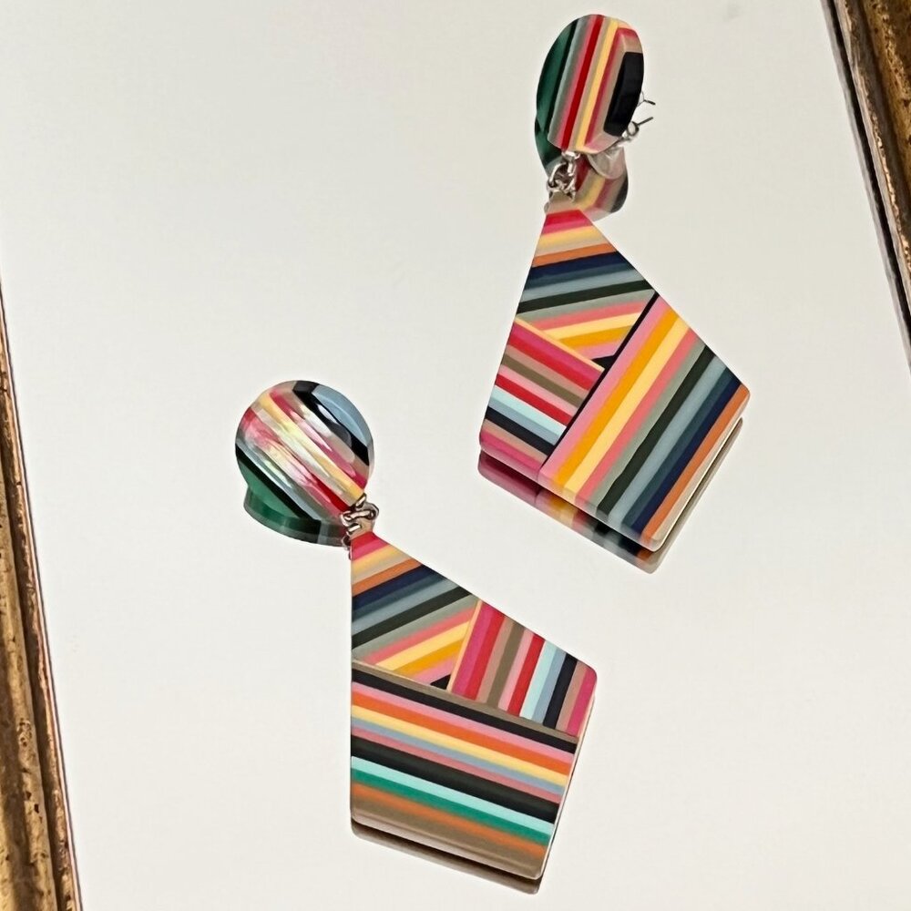 Modern Elegance Noa Ecco Geometric Multicolor Resin Stud Earrings